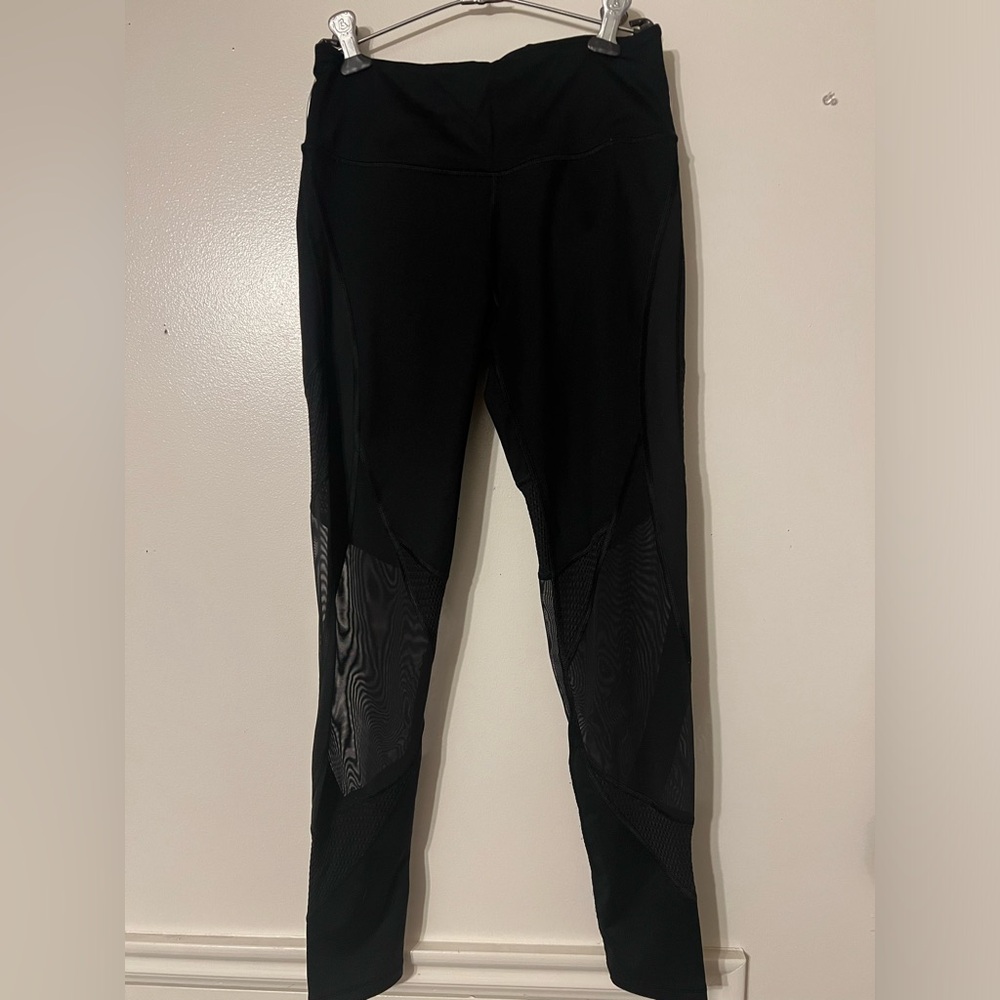 Victoria’s Secret sport knockout mesh leggings black small